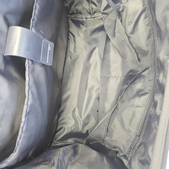 Beis "The Convertible Weekender" in Grey, Travel / Carry On Luggage Pre-owned - Picture 8 of 16